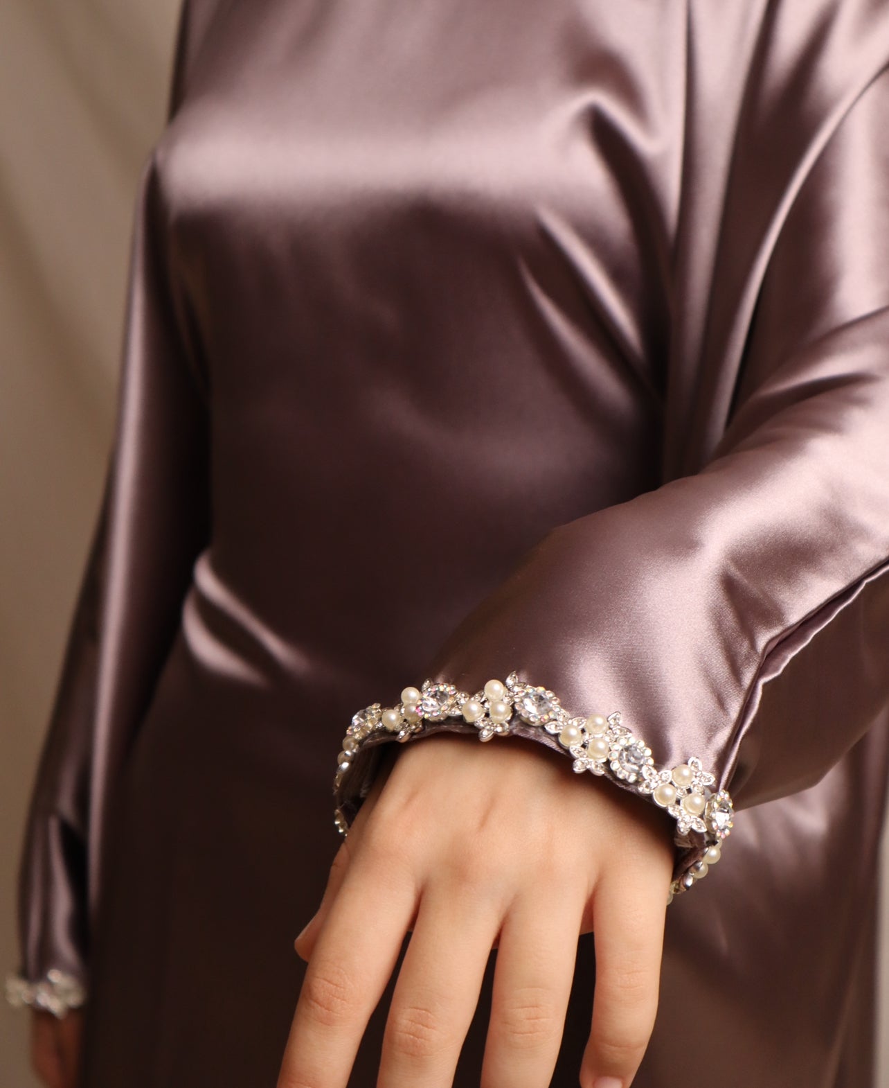 Éclipse Abaya | butterfly cut.